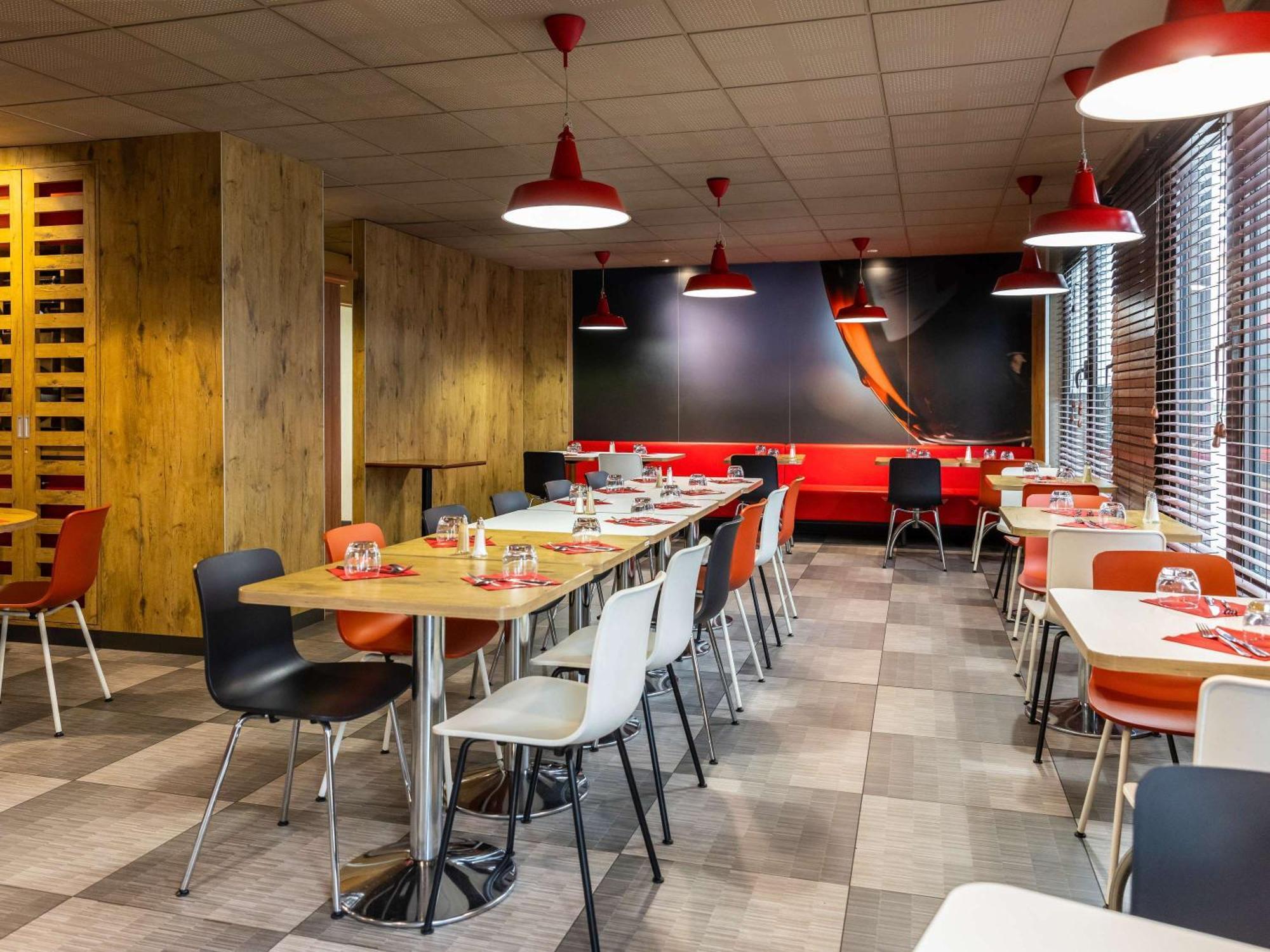 Ibis Pont Jumeaux Hotel 3*