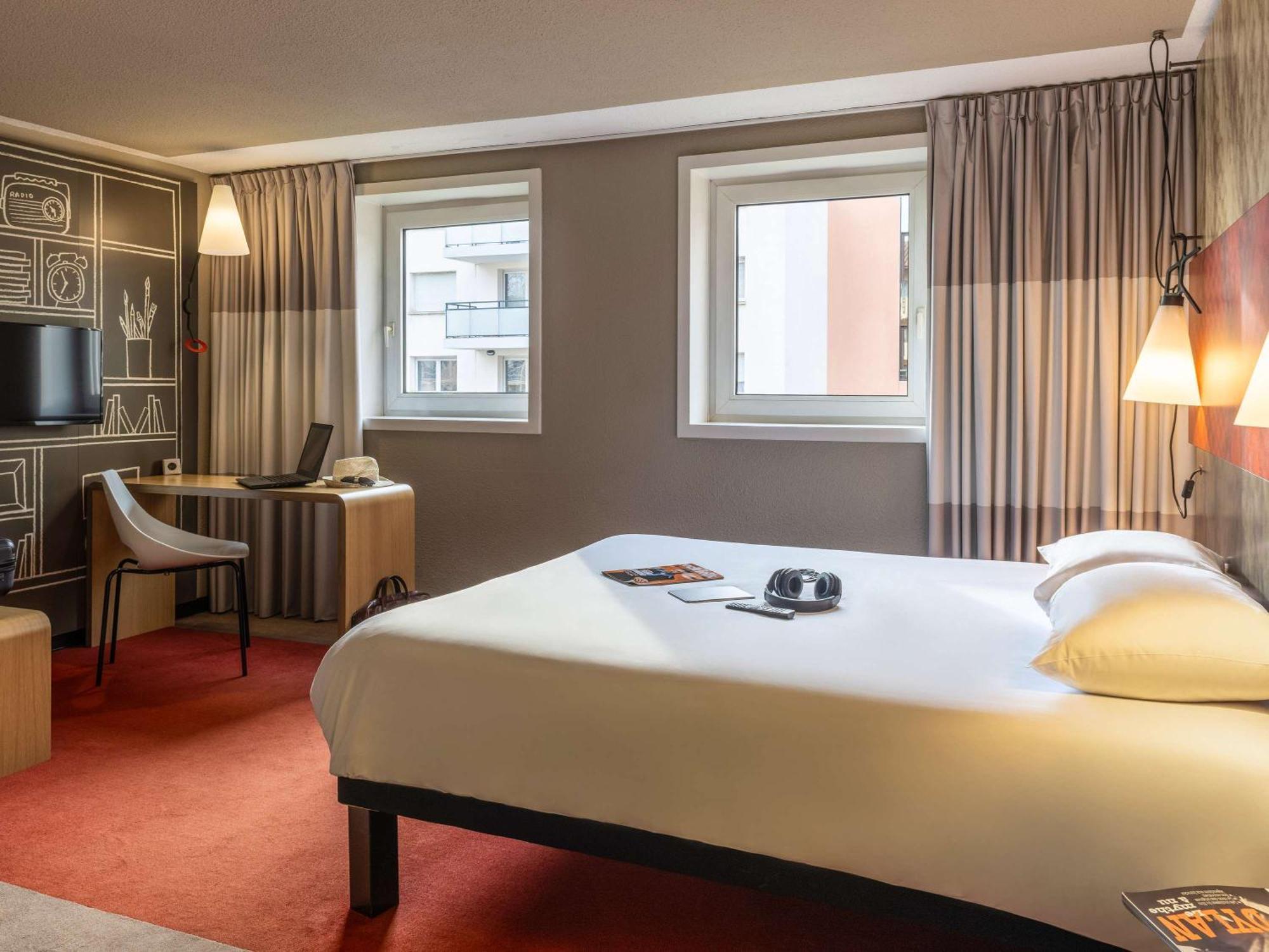 Hotel Ibis Pont Jumeaux 3*