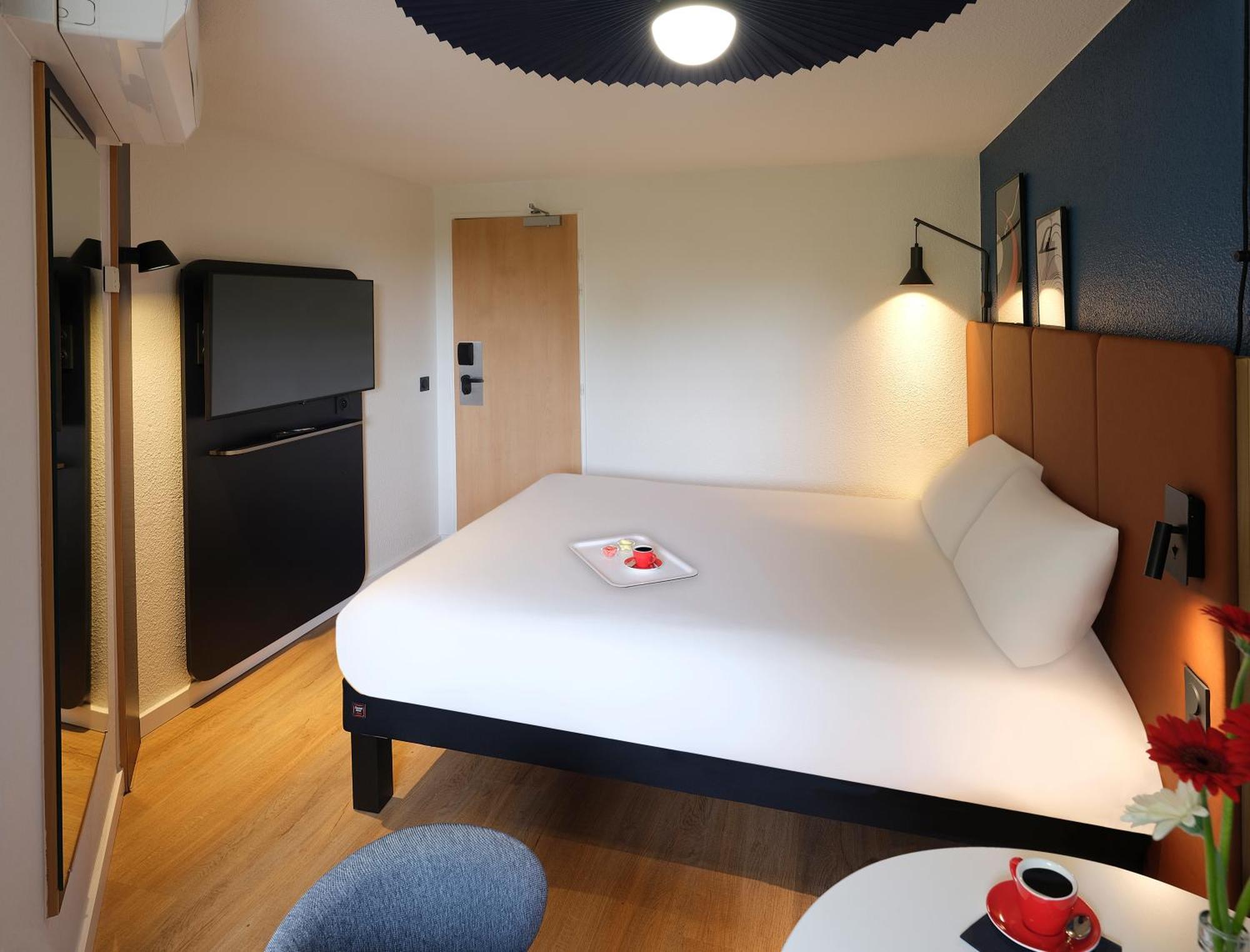 Ibis Pont Jumeaux Hotel 3*