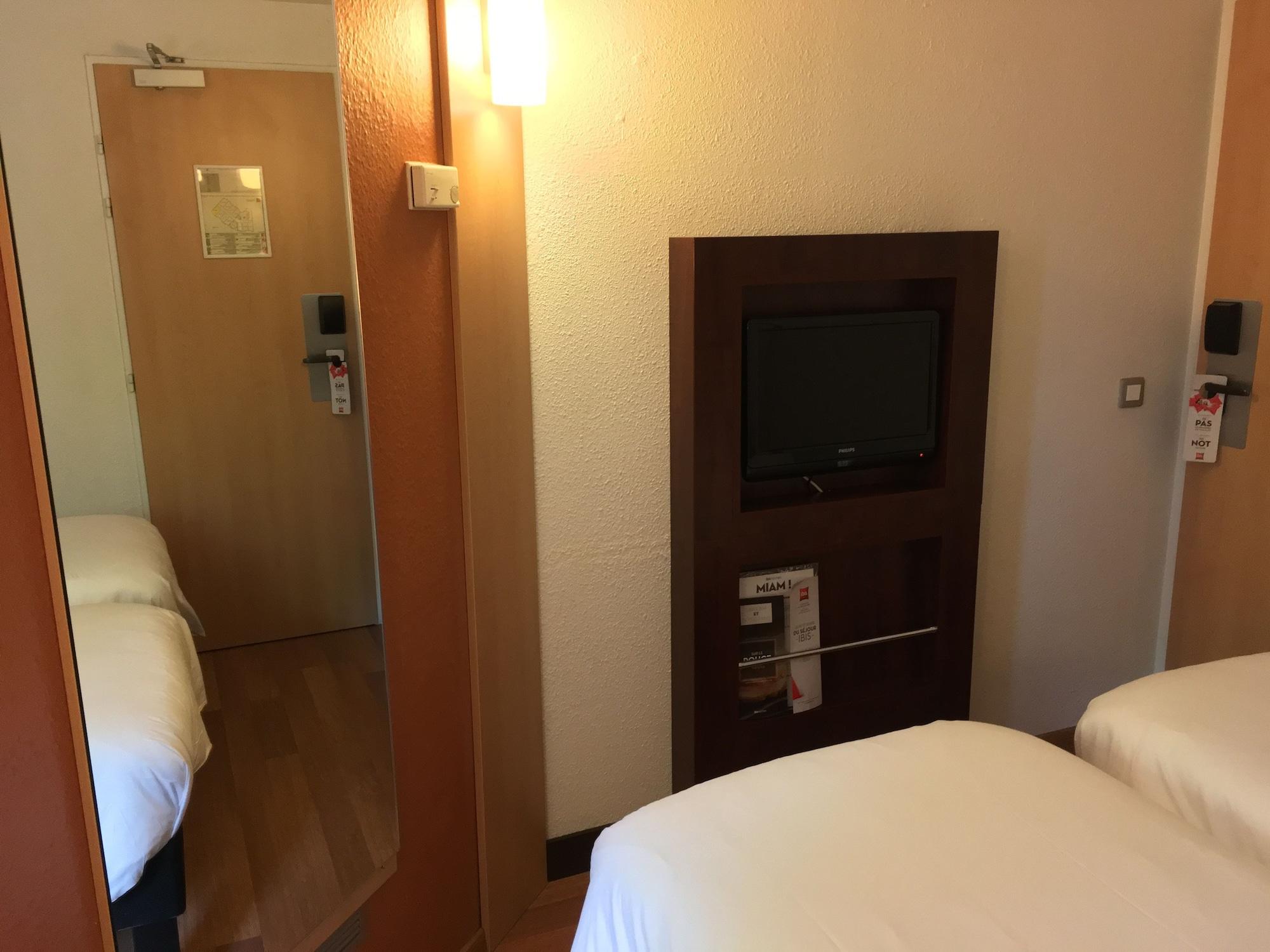 Ibis Pont Jumeaux Hotel 3*