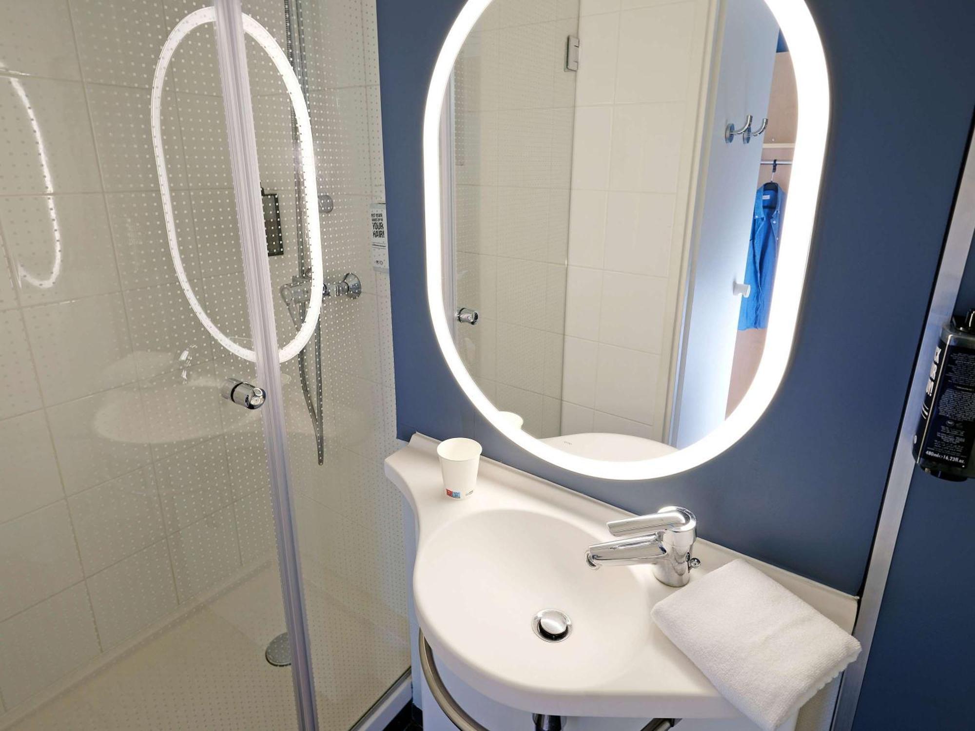 Ibis Pont Jumeaux Hotel 3*